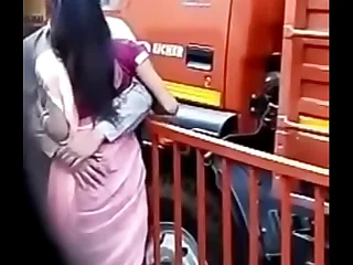 Indian lovers fling in street